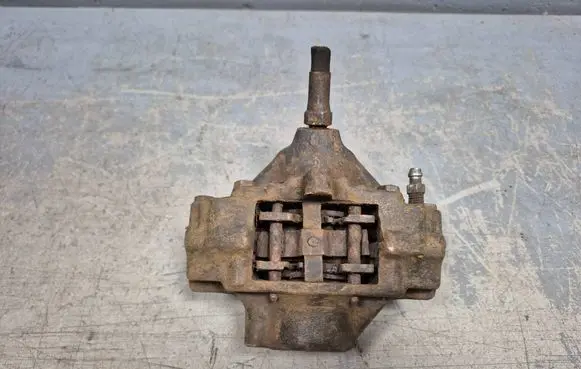 Mercedes-Benz E W124 Rear brake caliper