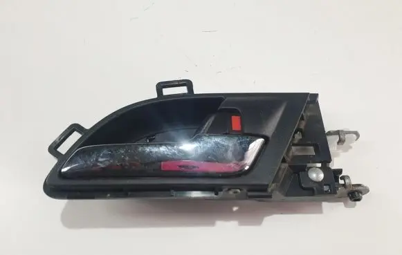 Honda CR-V Rear door interior handle