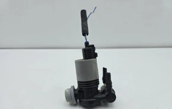 Toyota Auris E180 Windscreen/windshield washer pump 1020974001 1712160 928285