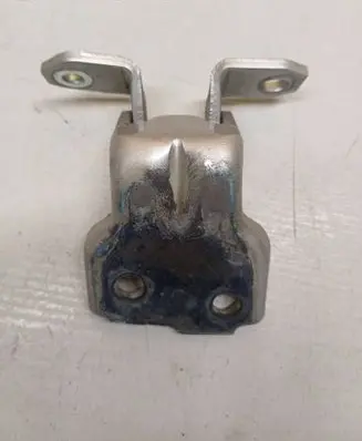 Suzuki SX4 Front door lower hinge 