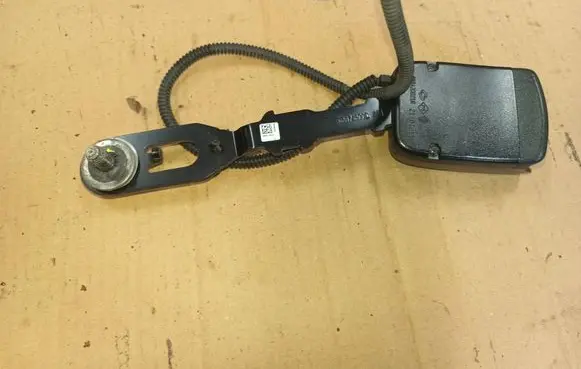Renault Latitude (L70) Front seatbelt buckle 888420021R