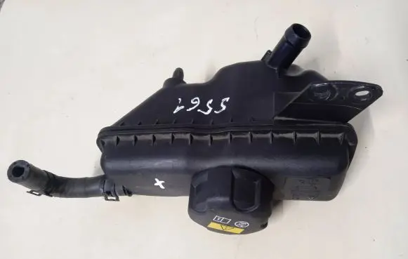 BMW M4 F82 F83 Coolant expansion tank/reservoir 2284601