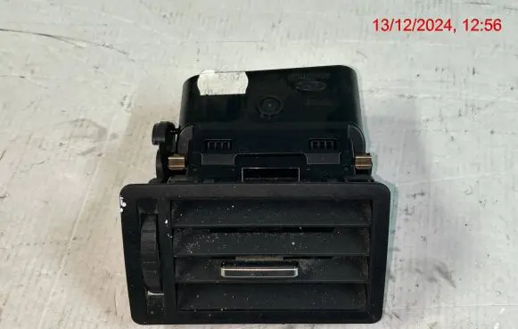 Dash center air vent grill