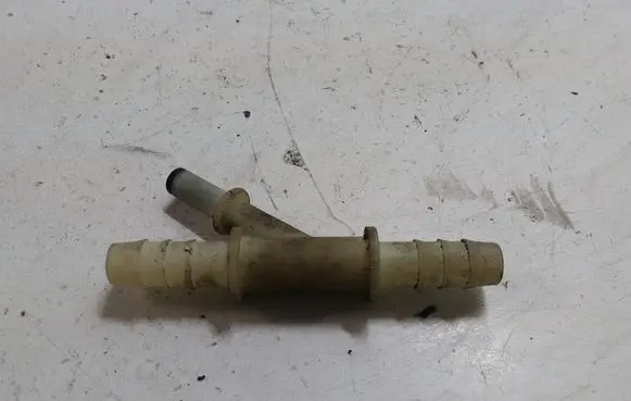 Volvo V70 Engine coolant pipe/hose