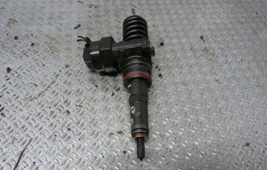 Volkswagen Lupo Fuel injector 045130073P
