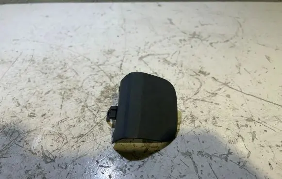 Rear bumper row hook cap/cover