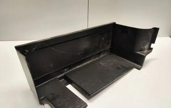 Volvo XC90 Battery box tray 8697004