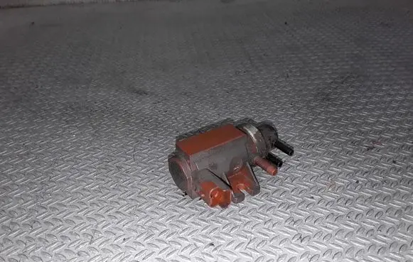 Ford Focus C-MAX Turbo solenoid valve 96525701