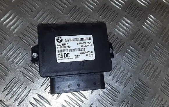 BMW 5 F10 F11 Hand brake control module eb686327704