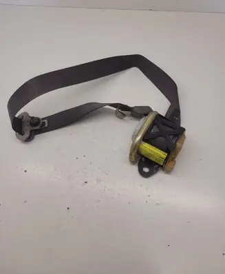 Mazda 6 Rear seatbelt E40431093