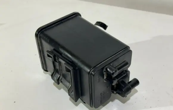 Mitsubishi Outlander Active carbon filter fuel vapour canister 