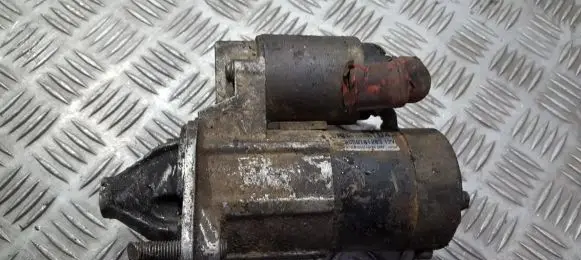 Mitsubishi Carisma Starter motor M000T81283