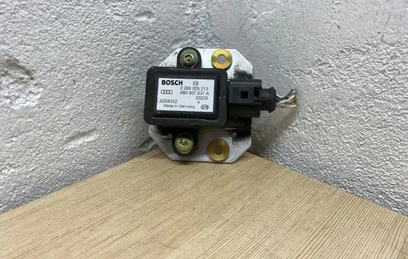 Volkswagen PASSAT B5.5 ESP acceleration yaw rate sensor 0265005213 4B0907637A