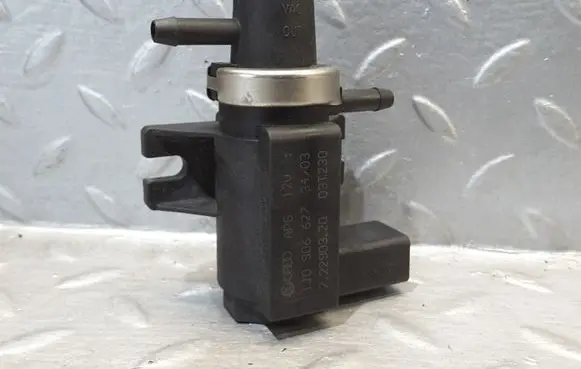 Volkswagen Touareg I Turbo solenoid valve 1J0906627 72290320