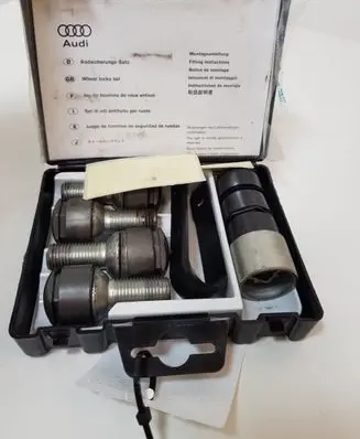 Audi A7 S7 4G Anti-theft wheel nuts and lock 