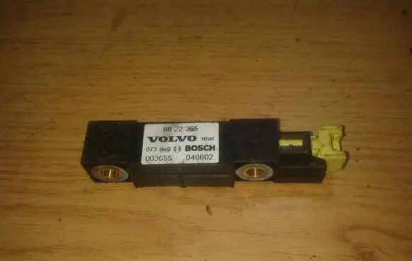 Volvo S70 V70 V70 XC Airbag deployment crash/impact sensor 8622365