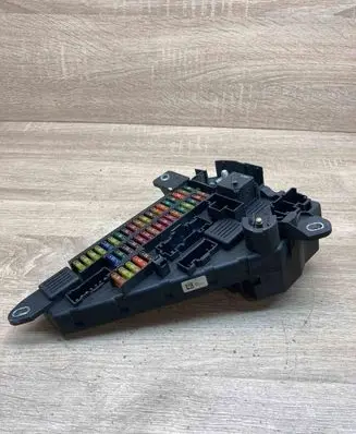 BMW 5 E60 E61 Fuse module 6906618 690661804