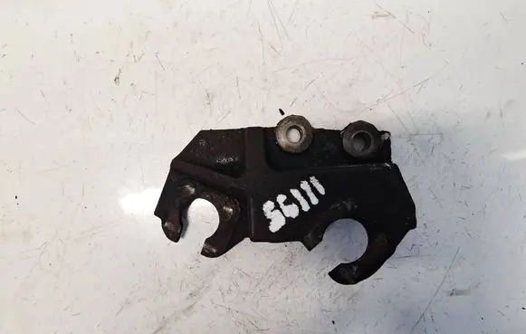 Toyota Yaris Engine mounting bracket 