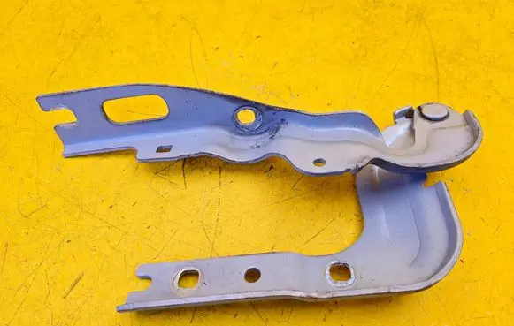 Seat Ateca Engine bonnet/hood hinges 575823302A