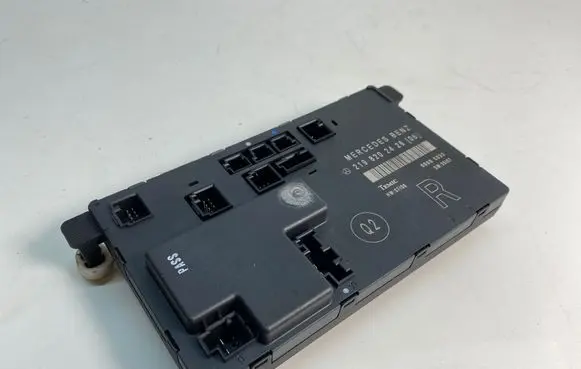 Mercedes-Benz CLS C219 Door control unit/module 2198202426 00005030