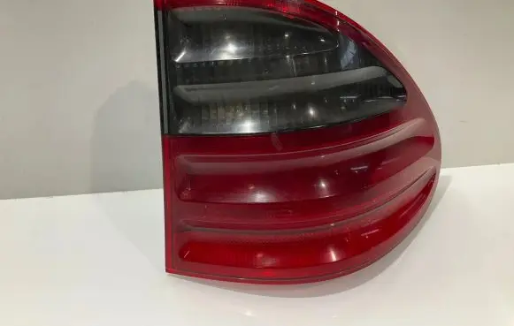 Mercedes-Benz E W210 Rear/tail lights A2108206864 PY21W 4232