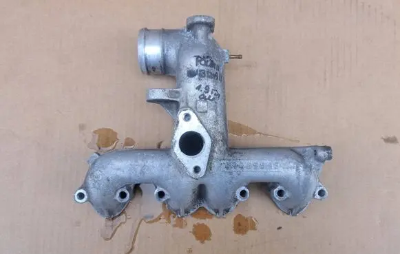 Volkswagen Polo III 6N 6N2 6NF Intake manifold 028129713N