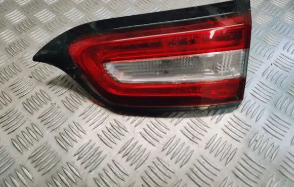 Jeep Cherokee Tailgate rear/tail lights 68102920AC