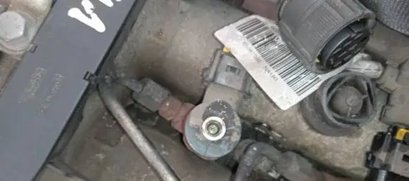 Opel Insignia A Fuel injector 0445110423 55577668
