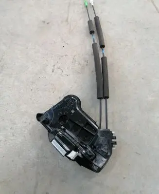 Toyota Corolla E160 E170 Front door lock 90726132