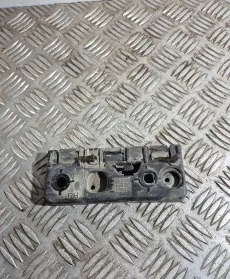 Volvo XC90 Fender mounting bracket 31378135