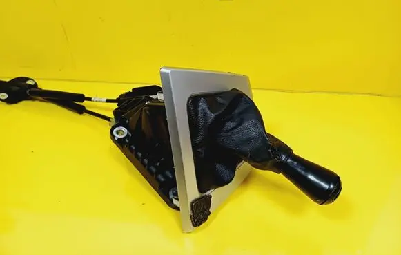 Mazda 5 Gear shifter/selector 8159025200