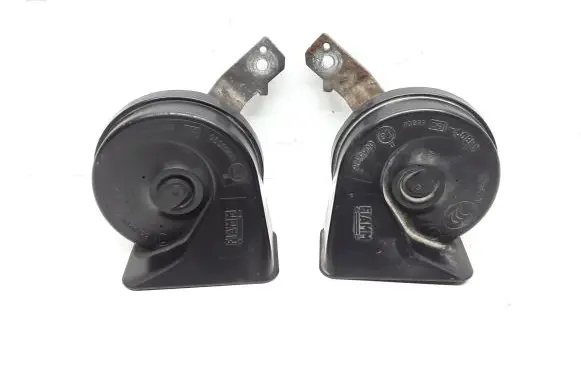 Volvo V70 Horn signal 31276806 31276805