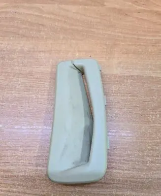 Volvo S80 Seat belt trim 