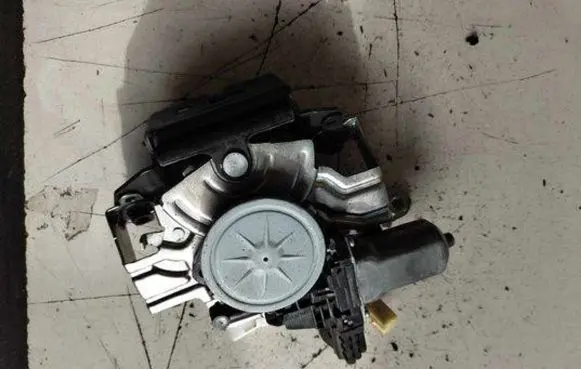 Subaru Outback (BS) Tailgate/trunk/boot lock/catch/latch 1638000620 T3161322C