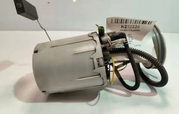 Audi A4 S4 B6 8E 8H In-tank fuel pump 