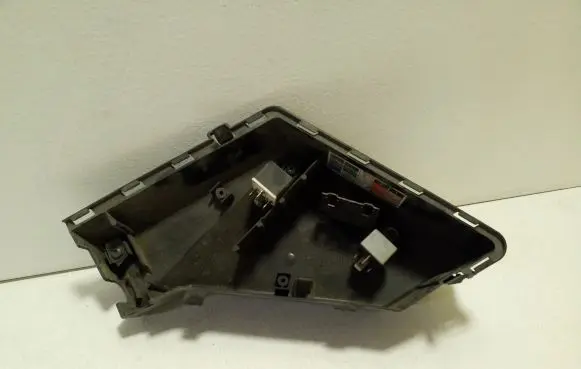 Renault 19 Relay mounting block 