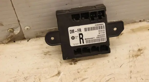 Chrysler Town & Country V Door control unit/module 05026860AE