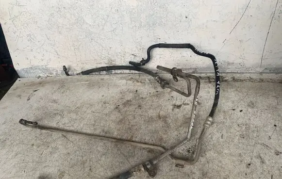 Volkswagen Jetta VI Power steering hose/pipe/line