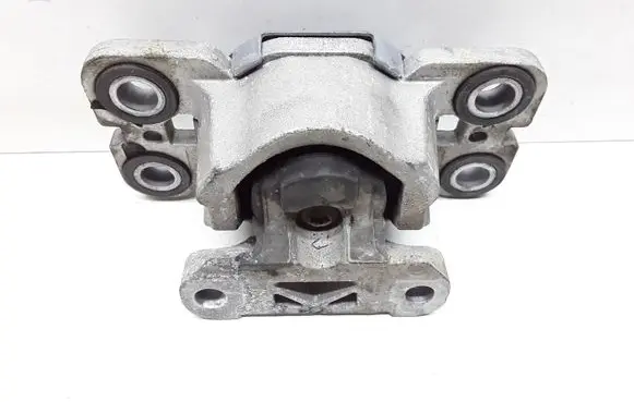 Volvo V70 Engine mount bracket 6G9N7M121AA