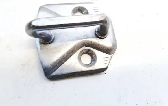 Ford Focus Front door lock loop/hook striker 