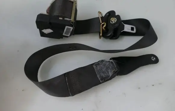 Jaguar X-Type Front seatbelt