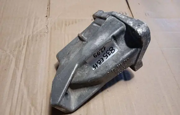 Audi A6 S6 C4 4A Gearbox mounting bracket 4A0399113J 1299 935E815
