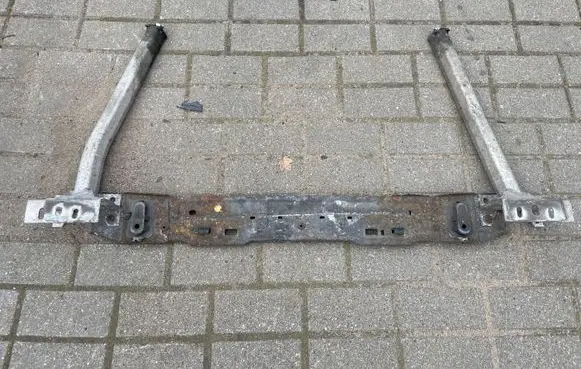 Citroen C4 II Picasso Front bumper cross member 9675239880