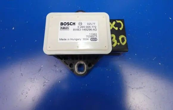 Jaguar XJ X351 ESP acceleration yaw rate sensor 8W8314B296AD 0265005772