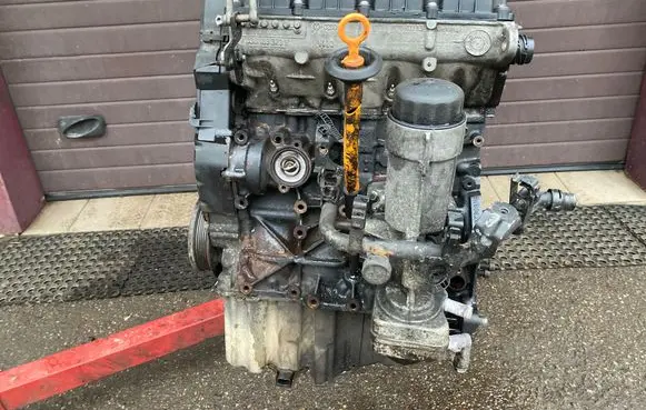 Audi A4 S4 B7 8E 8H Engine BRB BRB062831 038103373R