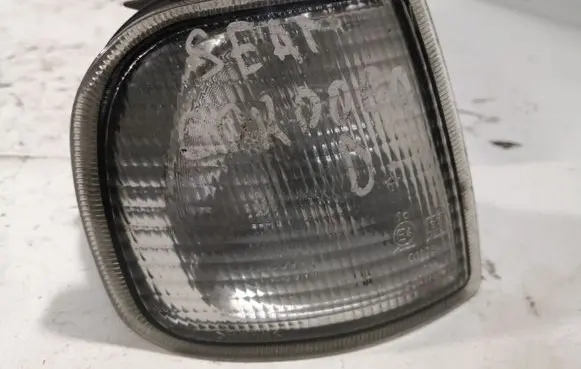 Seat Cordoba (6K) Front indicator light 1305230134