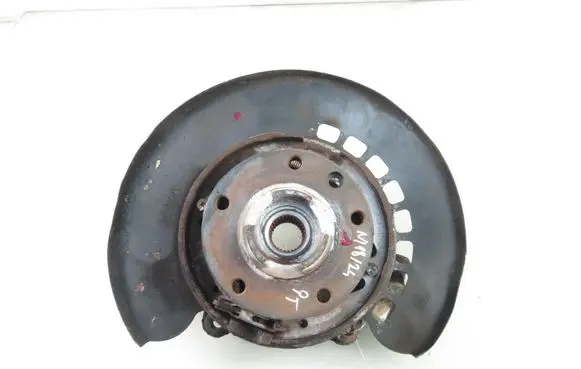 Audi Q7 4L Stub axle 7L8505436