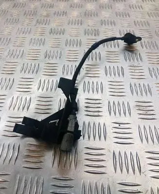 Volkswagen Golf V Crankshaft position sensor