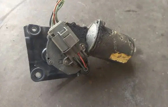 Nissan Primera Wiper motor 288102f900