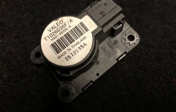 Renault Megane III Air flap motor/actuator T1026036F
